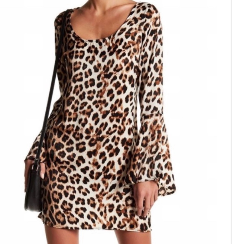 [The Vanity Room] leopard printed shift dress size XS